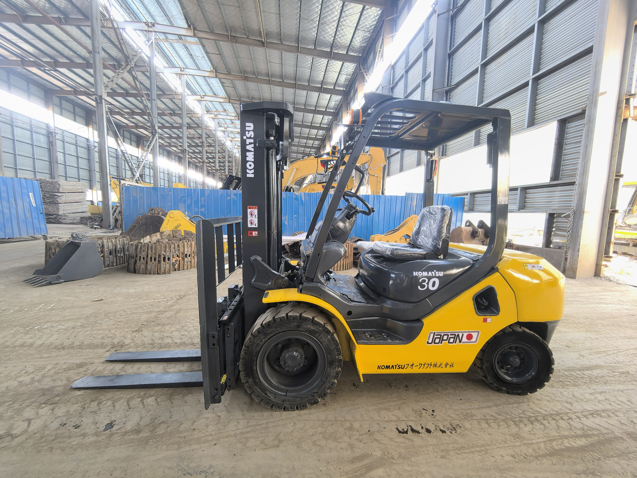 Komatsu FD30 Forklift - رافعة شوكية ديزل: صور 5 Komatsu FD30 Forklift - رافعة شوكية ديزل: صور 5