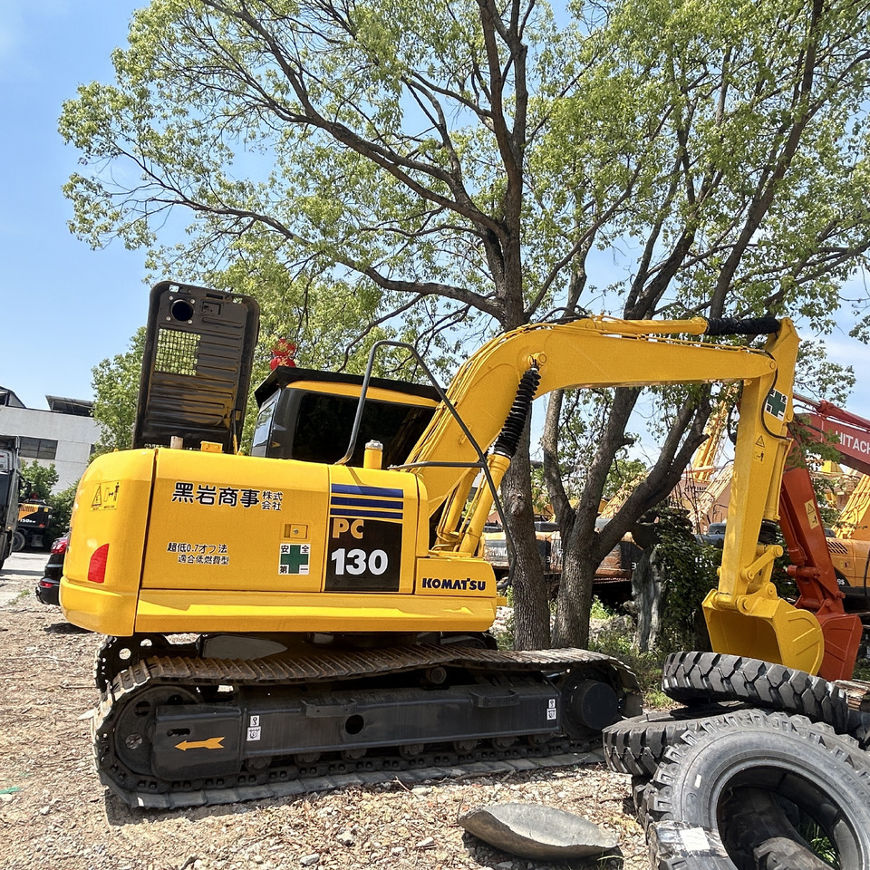 Komatsu PC130-7 Excavator - حفارات زحافة: صور 3 Komatsu PC130-7 Excavator - حفارات زحافة: صور 3