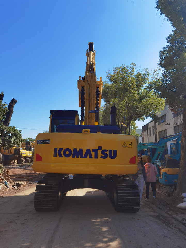 Komatsu PC200-8 Excavator - حفارات زحافة: صور 5 Komatsu PC200-8 Excavator - حفارات زحافة: صور 5