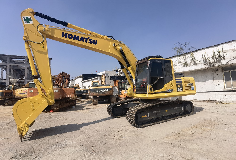 Komatsu PC200-8 Excavator - حفارات زحافة: صور 4 Komatsu PC200-8 Excavator - حفارات زحافة: صور 4