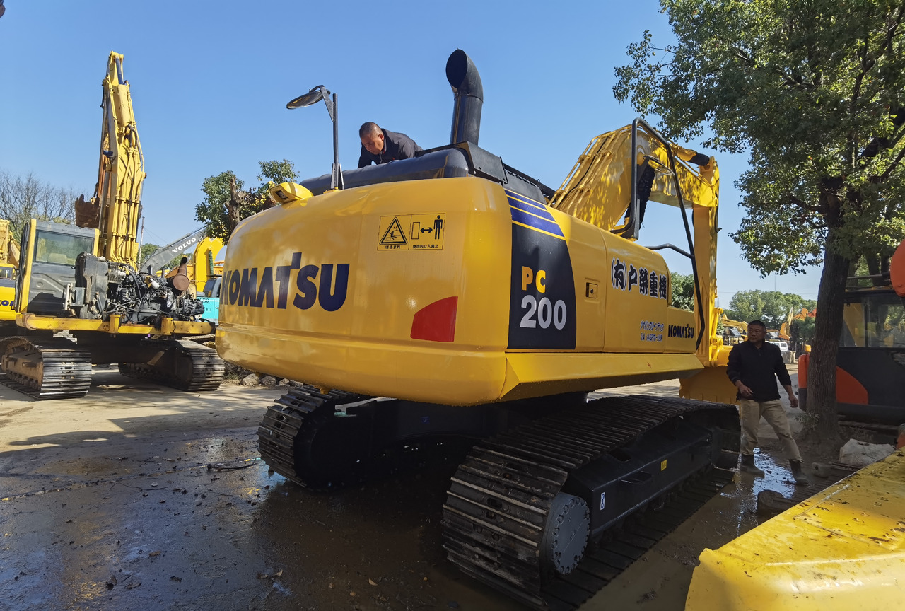 Komatsu PC200-8 Excavator - حفارات زحافة: صور 2 Komatsu PC200-8 Excavator - حفارات زحافة: صور 2