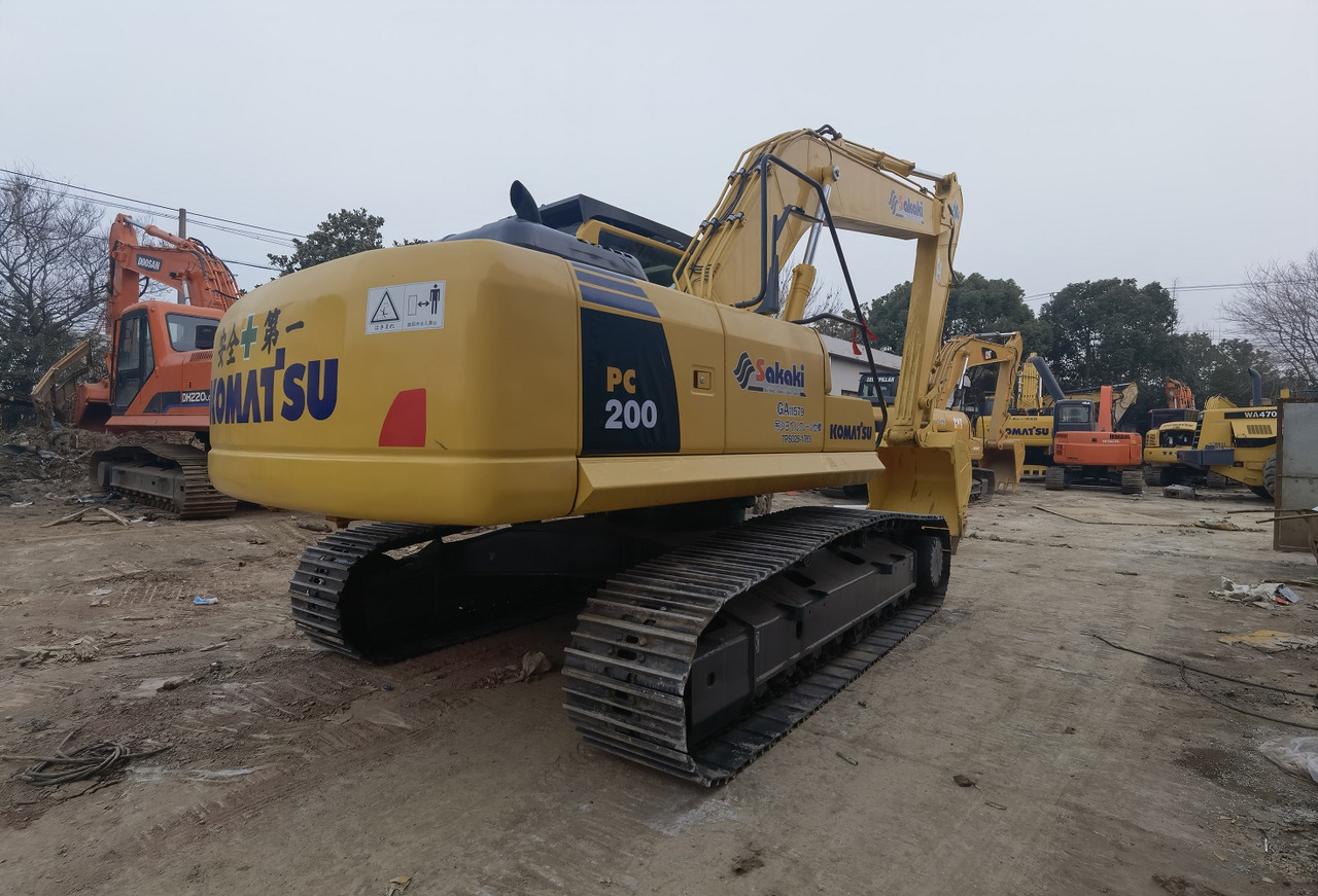 Komatsu PC200-8 Excavator - حفارات زحافة: صور 1 Komatsu PC200-8 Excavator - حفارات زحافة: صور 1