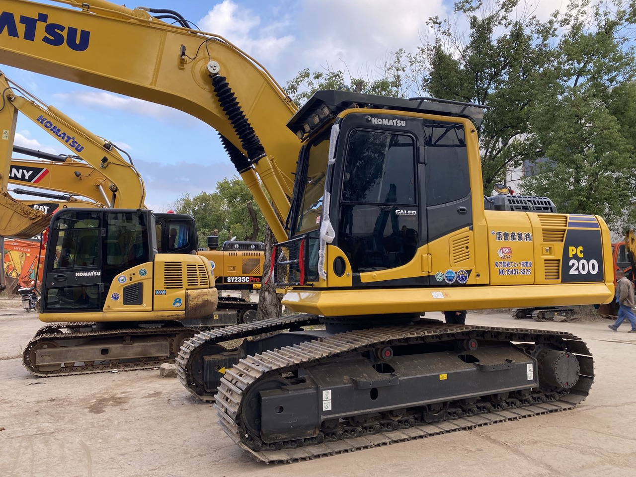 Komatsu PC200-8 Excavator - حفارات زحافة: صور 1 Komatsu PC200-8 Excavator - حفارات زحافة: صور 1