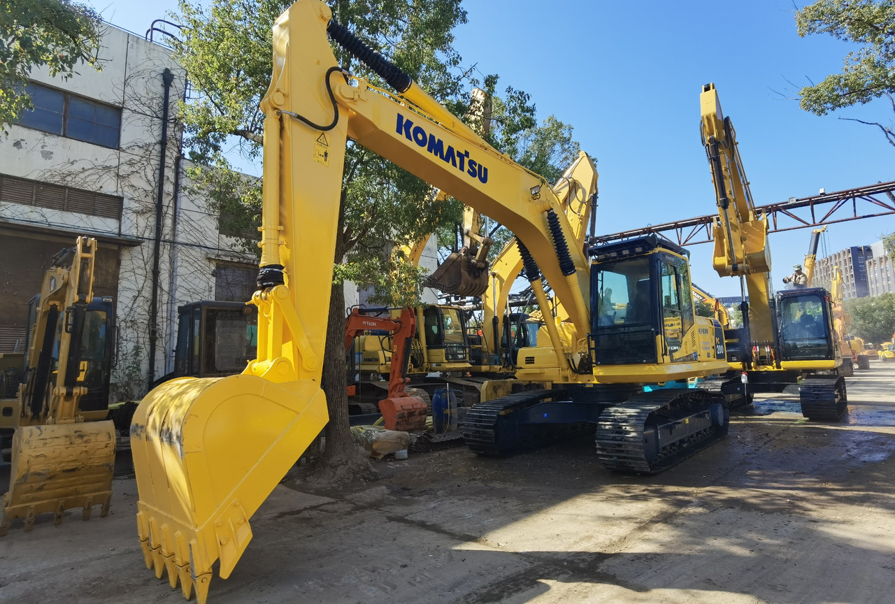 Komatsu PC200-8 Excavator - حفارات زحافة: صور 3 Komatsu PC200-8 Excavator - حفارات زحافة: صور 3