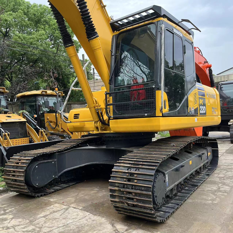 Komatsu PC220-8 Excavator - حفارات زحافة: صور 4 Komatsu PC220-8 Excavator - حفارات زحافة: صور 4