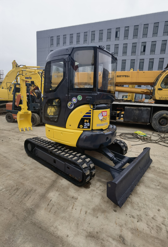 Komatsu PC35MR-3 Excavator - حفارات زحافة: صور 4 Komatsu PC35MR-3 Excavator - حفارات زحافة: صور 4