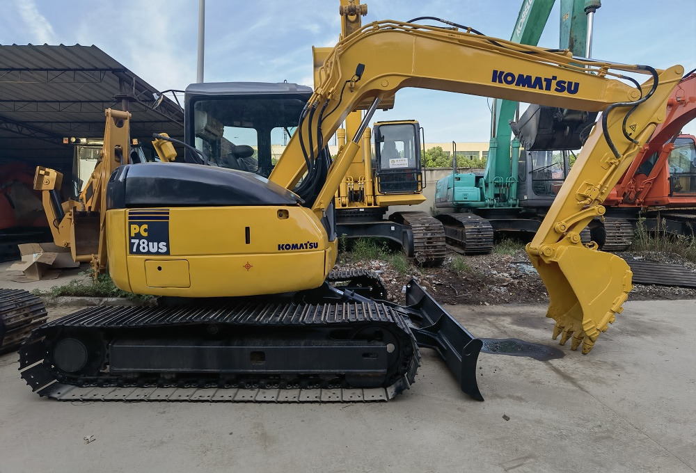 Komatsu pc78 Excavator - حفارات زحافة: صور 3 Komatsu pc78 Excavator - حفارات زحافة: صور 3
