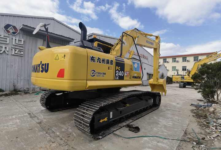 Made in Japan Used Excavator Komatsu PC240LC-8 SECOND HAND Komatsu PC240-8 Digging for Sale - حفارات زحافة: صور 4 Made in Japan Used Excavator Komatsu PC240LC-8 SECOND HAND Komatsu PC240-8 Digging for Sale - حفارات زحافة: صور 4