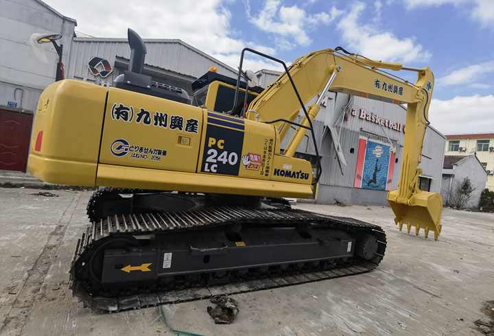 Made in Japan Used Excavator Komatsu PC240LC-8 SECOND HAND Komatsu PC240-8 Digging for Sale - حفارات زحافة: صور 5 Made in Japan Used Excavator Komatsu PC240LC-8 SECOND HAND Komatsu PC240-8 Digging for Sale - حفارات زحافة: صور 5