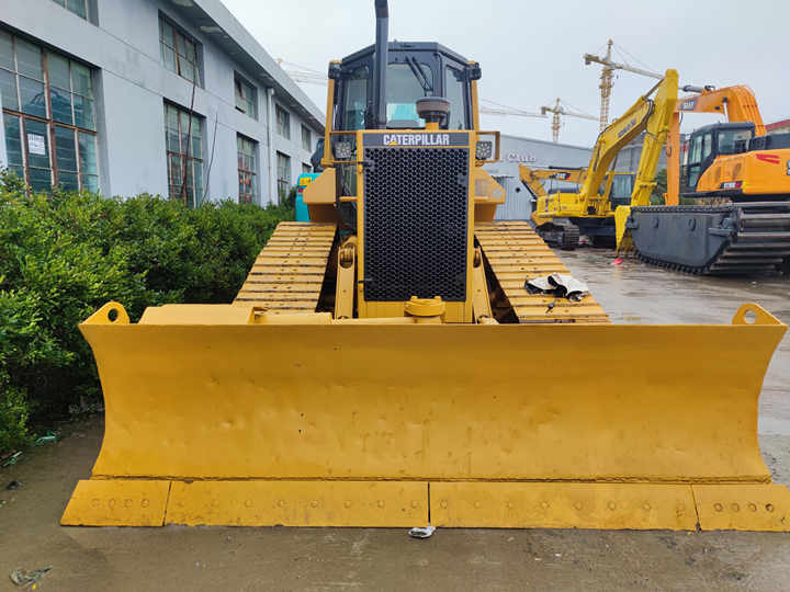 Original Japan made used Caterpillar D5M LGP dozer CAT D5M D5H bulldozer for sale - بلدوزر: صور 4 Original Japan made used Caterpillar D5M LGP dozer CAT D5M D5H bulldozer for sale - بلدوزر: صور 4