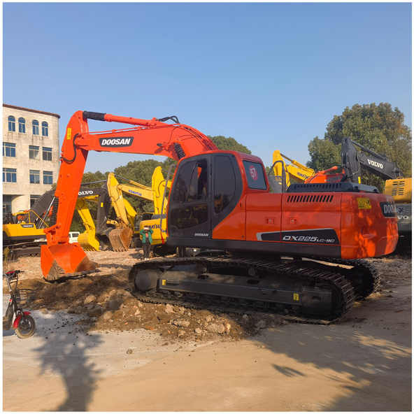 Original Used Excavators Doosan Dx225 Crawler Excavator 22 ton doosan DX22LC used Korea made Doosan excavator - حفارات زحافة: صور 1 Original Used Excavators Doosan Dx225 Crawler Excavator 22 ton doosan DX22LC used Korea made Doosan excavator - حفارات زحافة: صور 1
