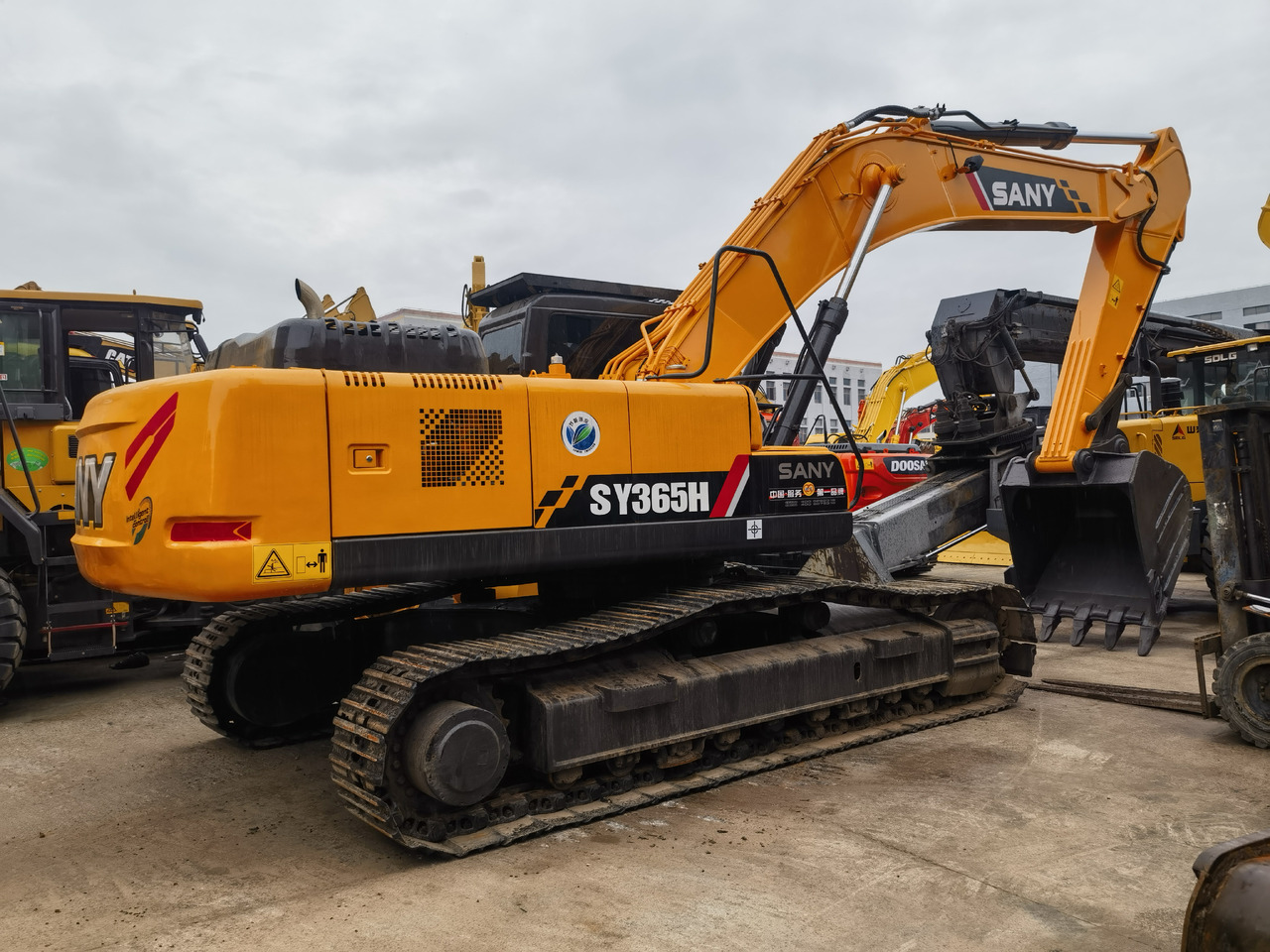 SANY 365H Excavator - حفارات زحافة: صور 5 SANY 365H Excavator - حفارات زحافة: صور 5