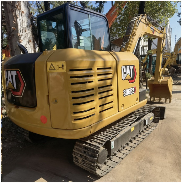 Second Hand Mini Excavator Caterpillar CAT 306e2 Crawler Wheel Excavator 6ton used caterpillar 306e2 crawler excavator in stock - حفارات زحافة: صور 1 Second Hand Mini Excavator Caterpillar CAT 306e2 Crawler Wheel Excavator 6ton used caterpillar 306e2 crawler excavator in stock - حفارات زحافة: صور 1