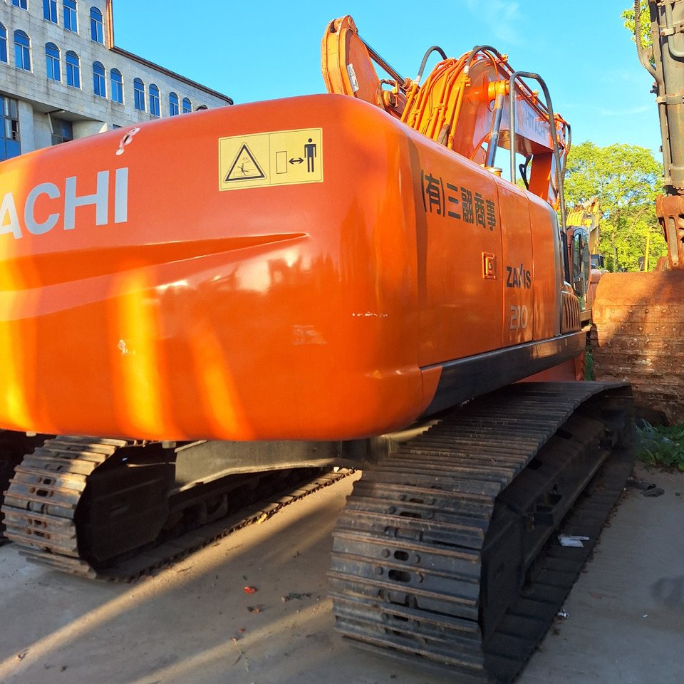 Second hand Hitachi ZX210 excavator - حفارة: صور 3 Second hand Hitachi ZX210 excavator - حفارة: صور 3