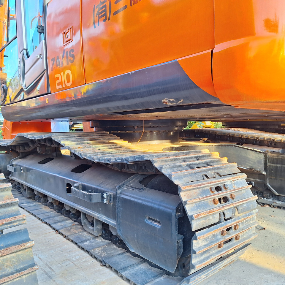 Second hand Hitachi ZX210 excavator - حفارة: صور 5 Second hand Hitachi ZX210 excavator - حفارة: صور 5