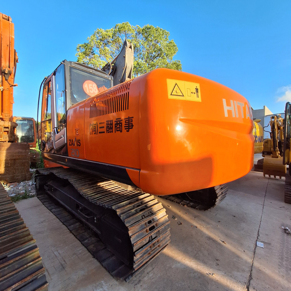 Second hand Hitachi ZX210 excavator - حفارة: صور 2 Second hand Hitachi ZX210 excavator - حفارة: صور 2