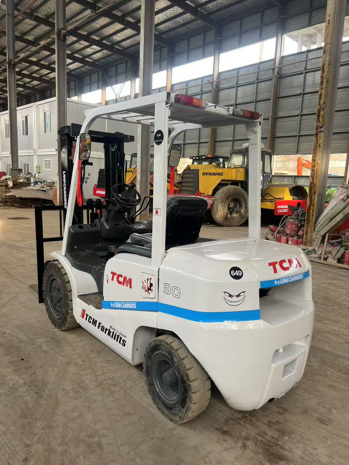 TCM FD30 Forklift - رافعة شوكية ديزل: صور 4 TCM FD30 Forklift - رافعة شوكية ديزل: صور 4