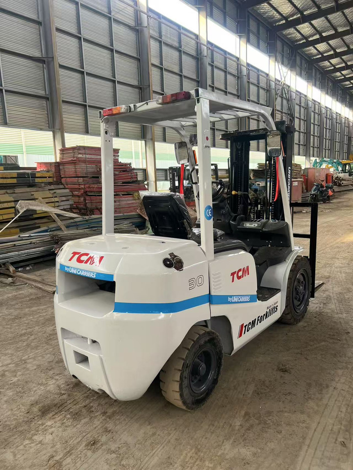 TCM FD30 Forklift - رافعة شوكية ديزل: صور 5 TCM FD30 Forklift - رافعة شوكية ديزل: صور 5