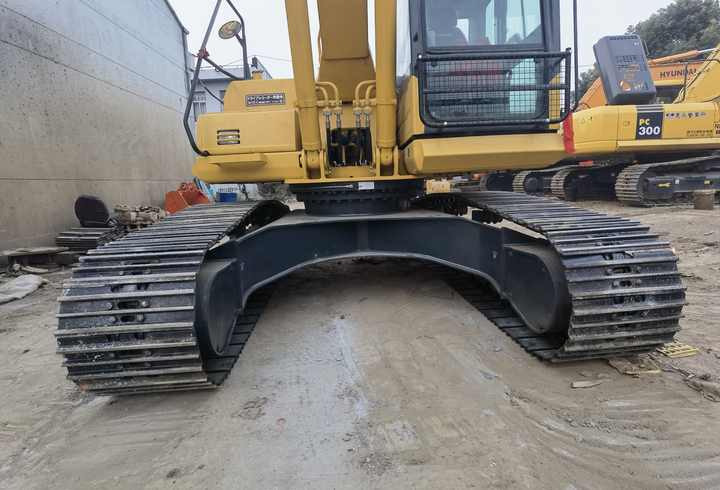 Used Komatsu Excavator machine japan komatsu PC200-8 PC220-8 hydraulic crawler used excavator - حفارات زحافة: صور 2 Used Komatsu Excavator machine japan komatsu PC200-8 PC220-8 hydraulic crawler used excavator - حفارات زحافة: صور 2