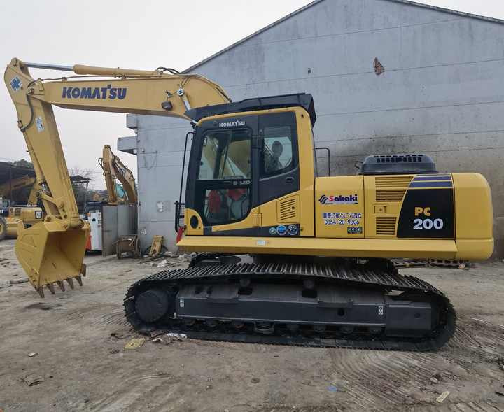 Used Komatsu Excavator machine japan komatsu PC200-8 PC220-8 hydraulic crawler used excavator - حفارات زحافة: صور 5 Used Komatsu Excavator machine japan komatsu PC200-8 PC220-8 hydraulic crawler used excavator - حفارات زحافة: صور 5