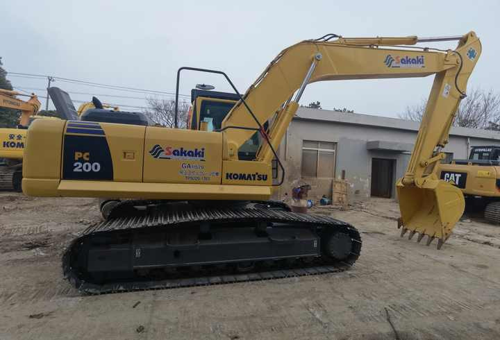 Used Komatsu Excavator machine japan komatsu PC200-8 PC220-8 hydraulic crawler used excavator - حفارات زحافة: صور 3 Used Komatsu Excavator machine japan komatsu PC200-8 PC220-8 hydraulic crawler used excavator - حفارات زحافة: صور 3