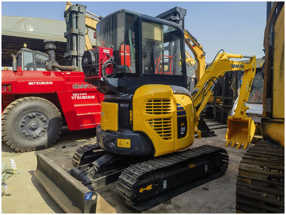 Used Komatsu PC70-8 mini digger original Japan Komatsu PC70 PC78 PC60 PC35mr PC40mr PC55mr small excavator on sale - حفارات زحافة: صور 1 Used Komatsu PC70-8 mini digger original Japan Komatsu PC70 PC78 PC60 PC35mr PC40mr PC55mr small excavator on sale - حفارات زحافة: صور 1