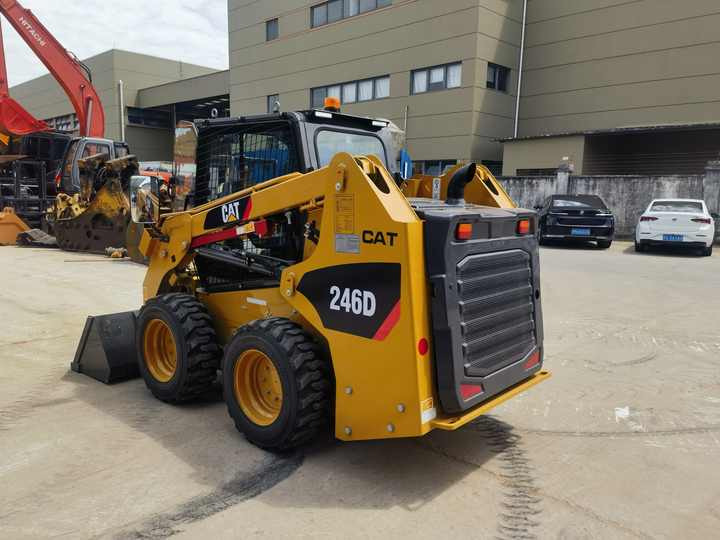 Cat 246d skid loaders - شيول صغير: صور 5 Cat 246d skid loaders - شيول صغير: صور 5