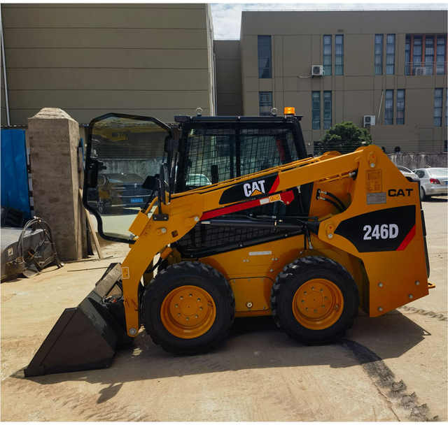 Cat 246d skid loaders - شيول صغير: صور 2 Cat 246d skid loaders - شيول صغير: صور 2