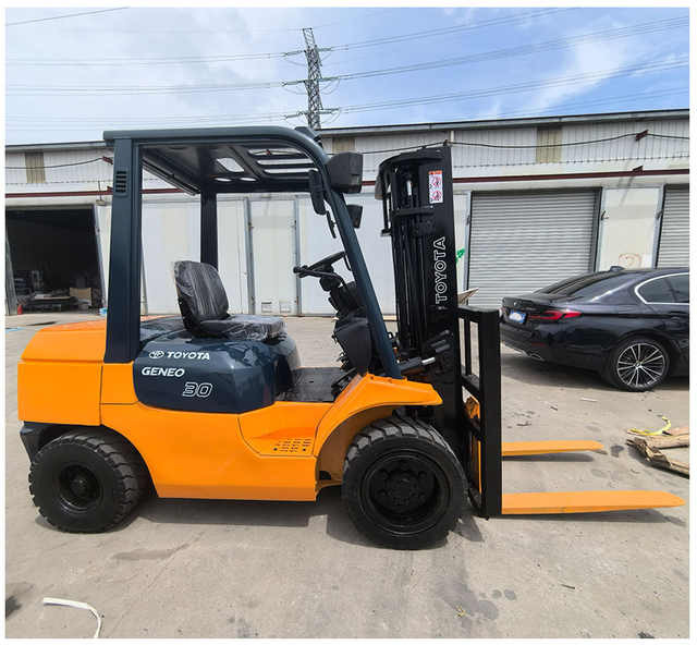 Original japanese second hand TOYOTA FD30 diesel forklift with good condition used Toyota FD30 forklift for sale in china - رافعة شوكية ديزل: صور 1 Original japanese second hand TOYOTA FD30 diesel forklift with good condition used Toyota FD30 forklift for sale in china - رافعة شوكية ديزل: صور 1
