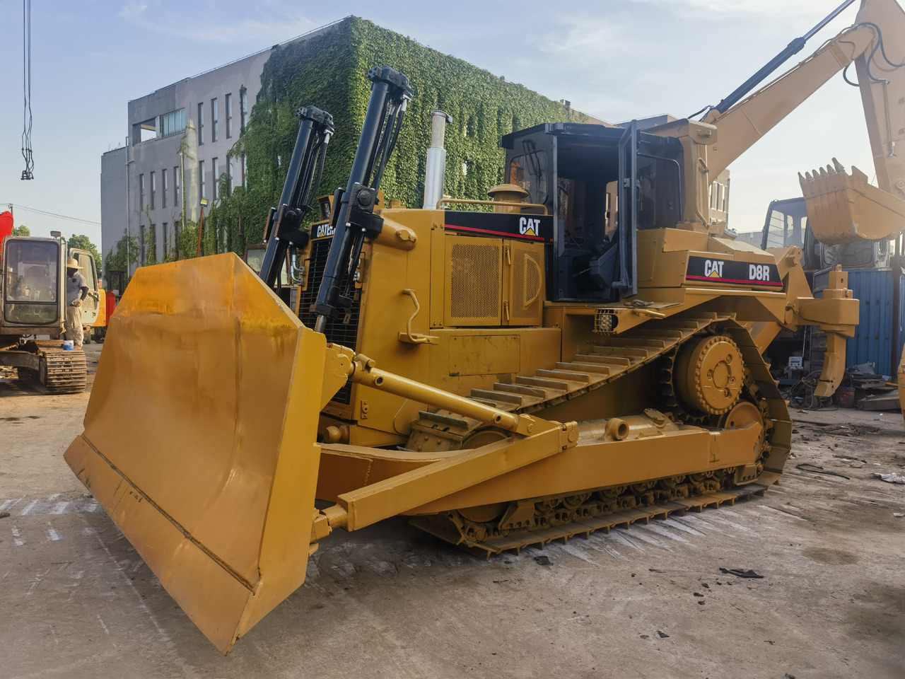 Used cat d8r bulldozer - بلدوزر: صور 5 Used cat d8r bulldozer - بلدوزر: صور 5