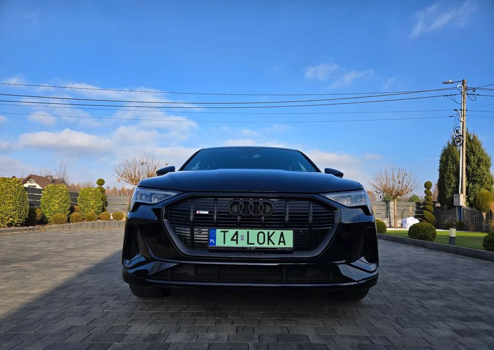 سيدان Audi e-tron 55 Quattro S Line: صور 12 سيدان Audi e-tron 55 Quattro S Line: صور 12