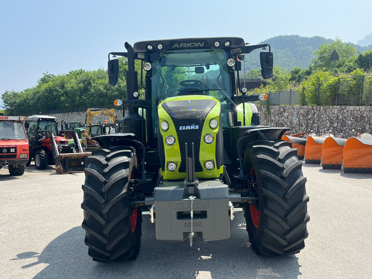 CLAAS ARION 630 - جرار: صور 2 CLAAS ARION 630 - جرار: صور 2