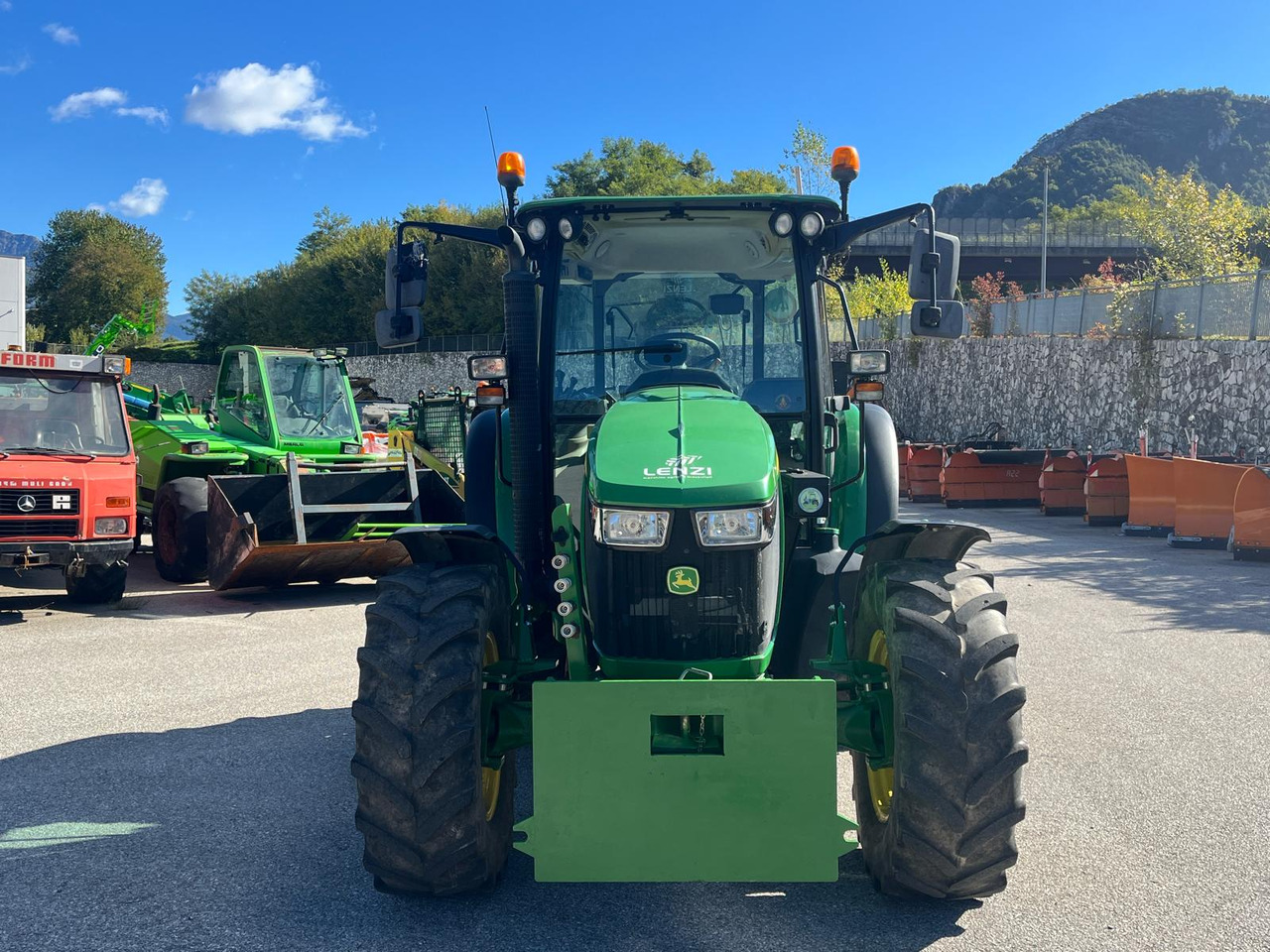 JOHN DEERE 5115M - جرار: صور 3 JOHN DEERE 5115M - جرار: صور 3