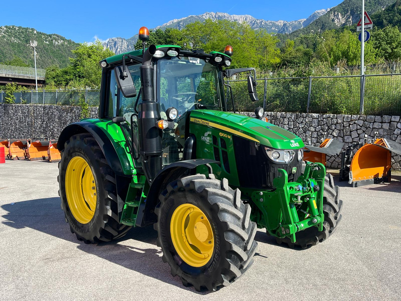 JOHN DEERE 6100M - جرار: صور 4 JOHN DEERE 6100M - جرار: صور 4