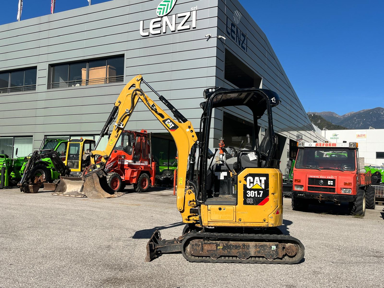 MINIESCAVATORE CAT 301.7 CR - حفارة مصغرة: صور 1 MINIESCAVATORE CAT 301.7 CR - حفارة مصغرة: صور 1