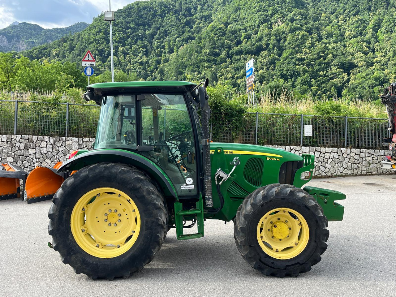 TRATTORE JOHN DEERE 5080 M - جرار: صور 5 TRATTORE JOHN DEERE 5080 M - جرار: صور 5