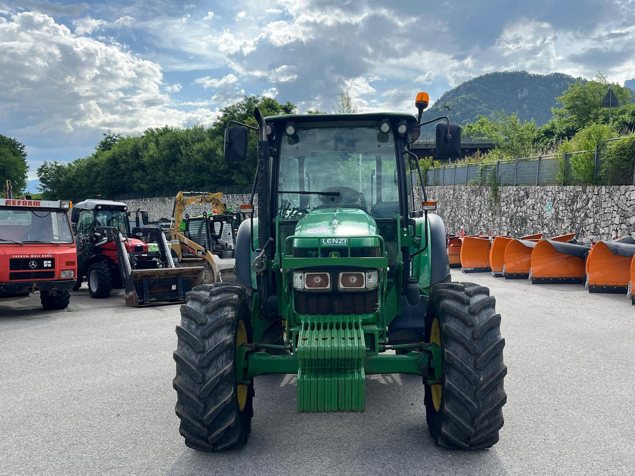 TRATTORE JOHN DEERE 5080 M - جرار: صور 3 TRATTORE JOHN DEERE 5080 M - جرار: صور 3