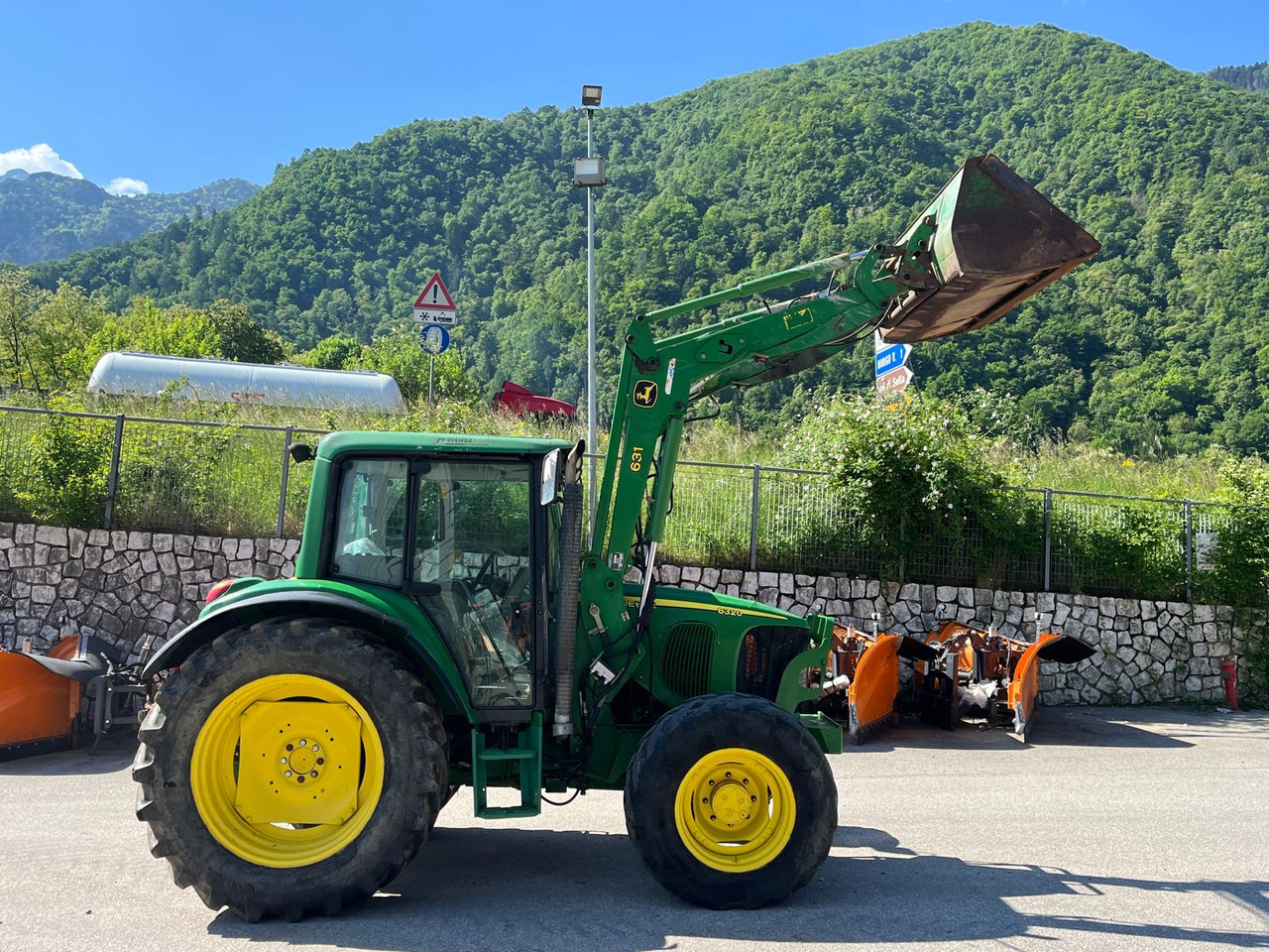 TRATTORE JOHN DEERE 6320 - جرار: صور 4 TRATTORE JOHN DEERE 6320 - جرار: صور 4