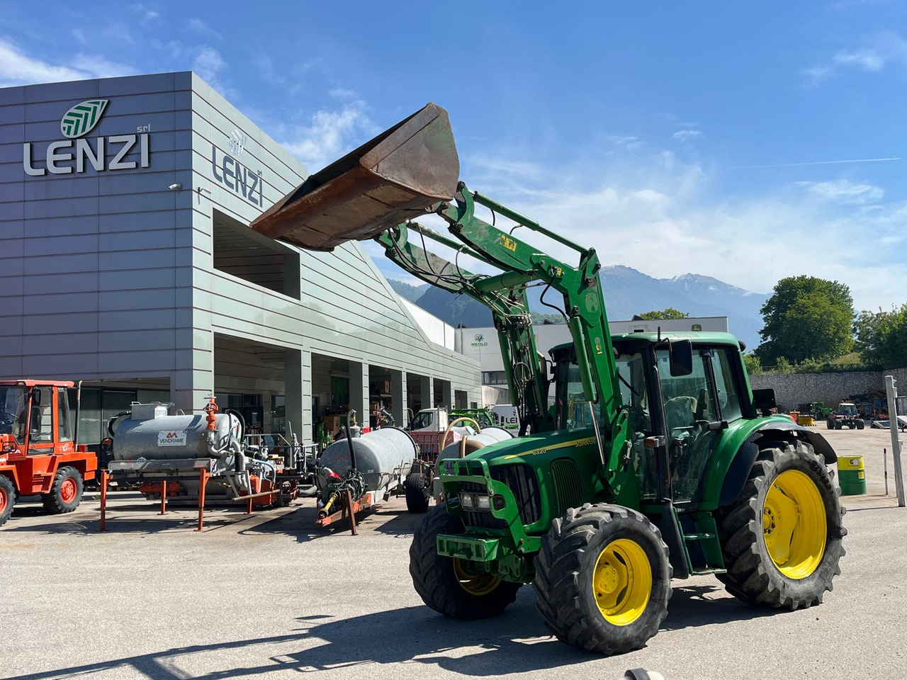 TRATTORE JOHN DEERE 6320 - جرار: صور 1 TRATTORE JOHN DEERE 6320 - جرار: صور 1
