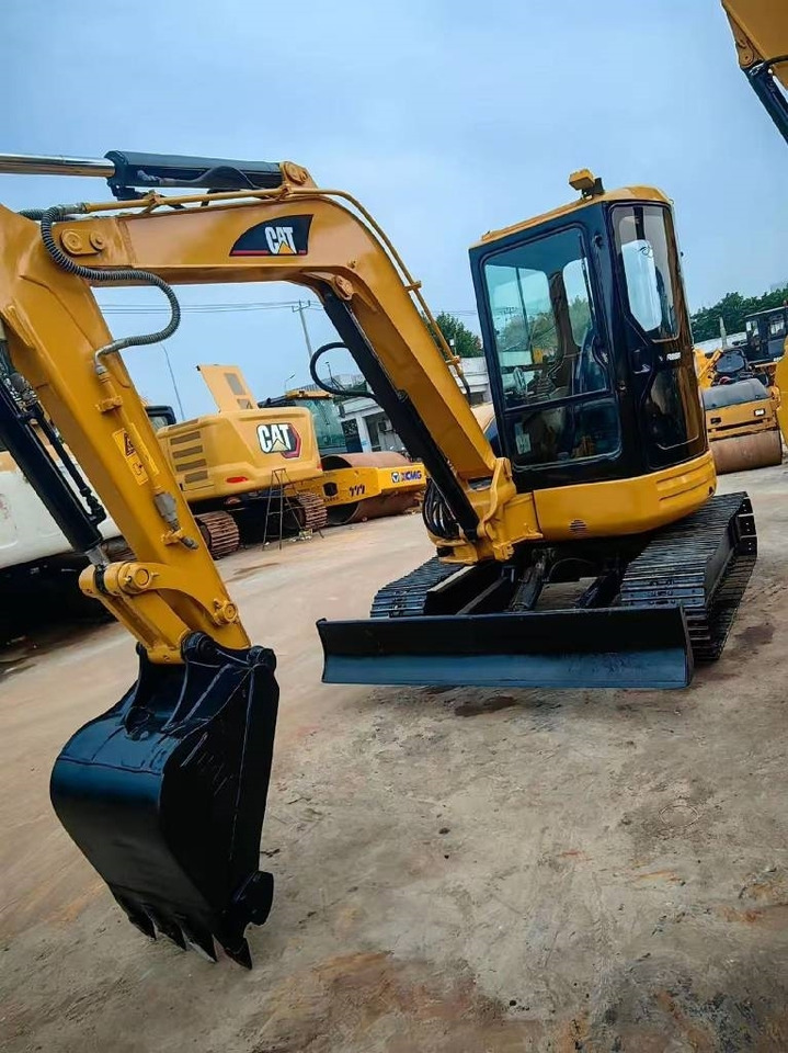 CAT 304 - حفارة مصغرة: صور 4 CAT 304 - حفارة مصغرة: صور 4