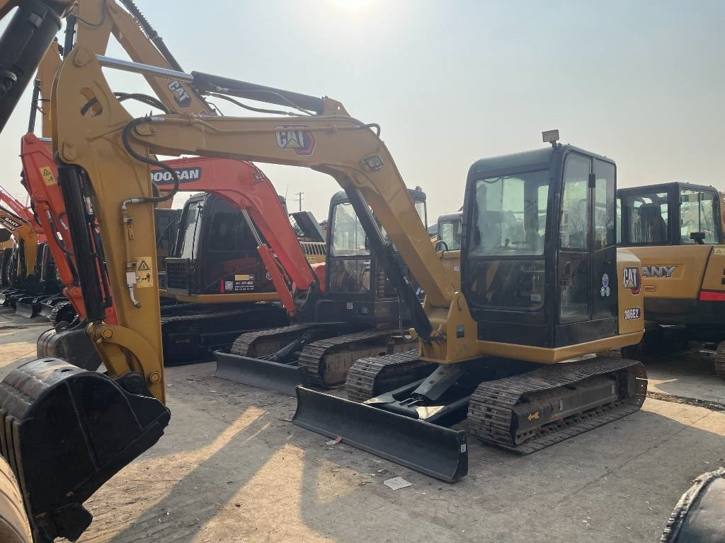 CAT 306E2 - حفارة مصغرة: صور 3 CAT 306E2 - حفارة مصغرة: صور 3
