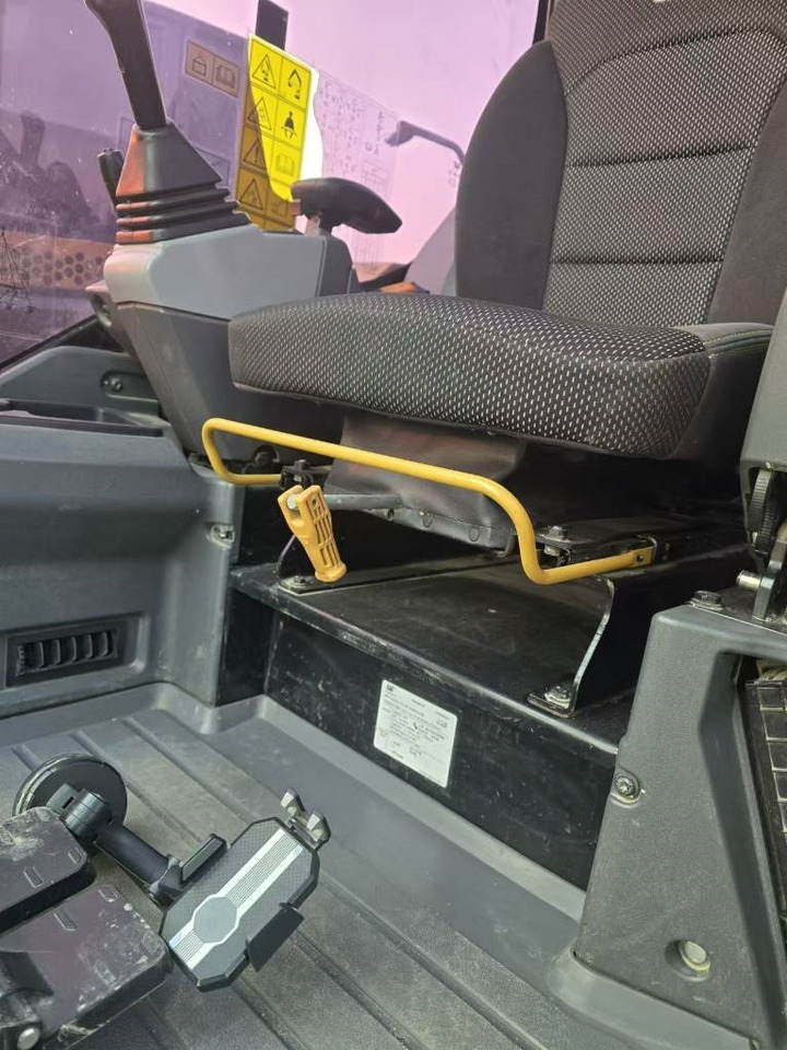 CAT 306 - حفارة مصغرة: صور 5 CAT 306 - حفارة مصغرة: صور 5