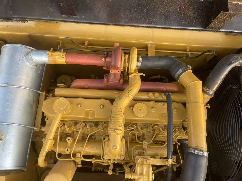 CAT 320 B  - حفارات زحافة: صور 5 CAT 320 B  - حفارات زحافة: صور 5