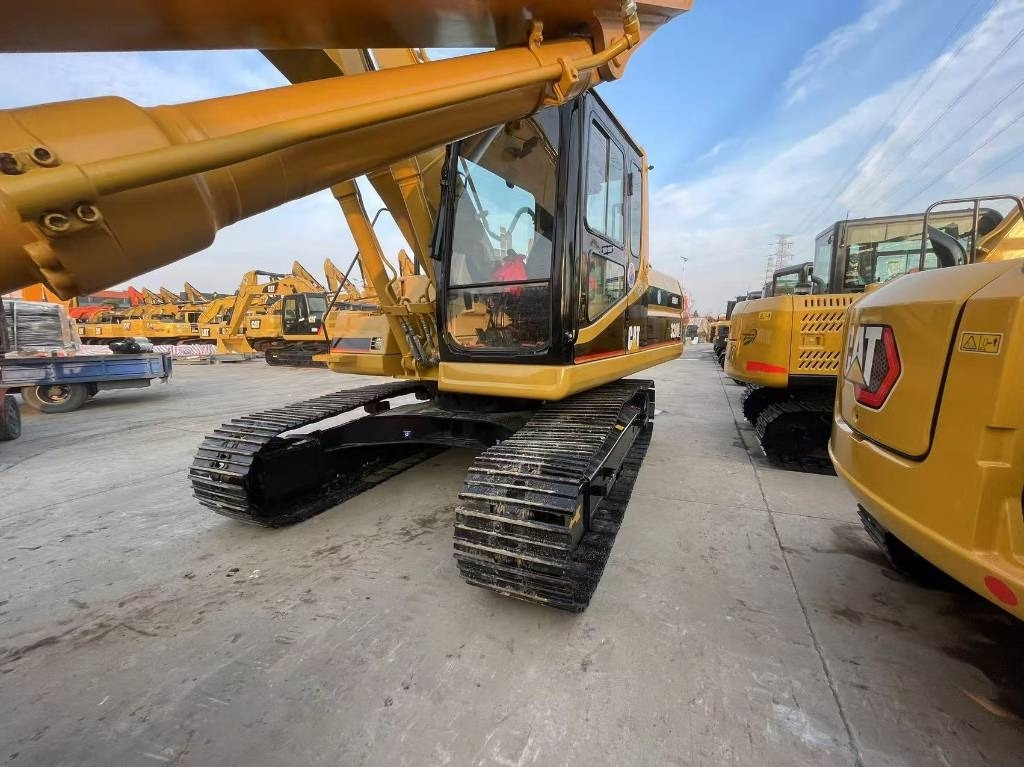 CAT 320 B  - حفارات زحافة: صور 3 CAT 320 B  - حفارات زحافة: صور 3