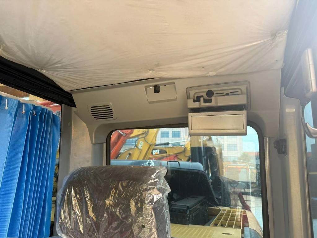 CAT 320 D  - حفارات زحافة: صور 5 CAT 320 D  - حفارات زحافة: صور 5