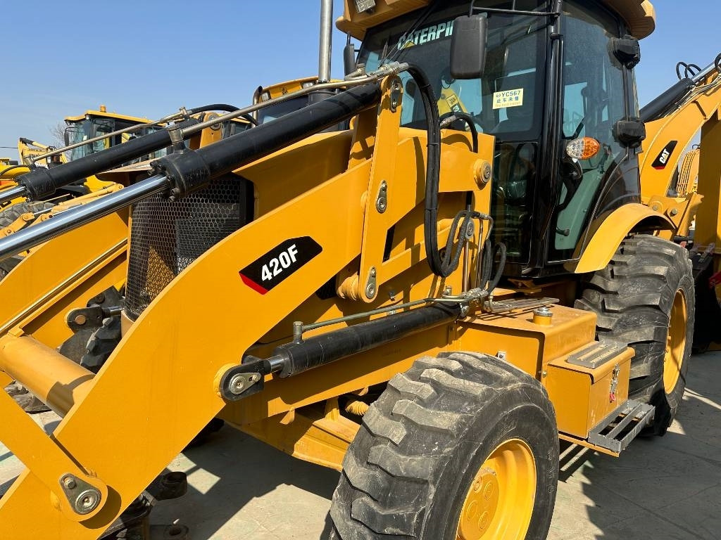 CAT 420 F ST - حفار متعدد الاستخدام: صور 3 CAT 420 F ST - حفار متعدد الاستخدام: صور 3