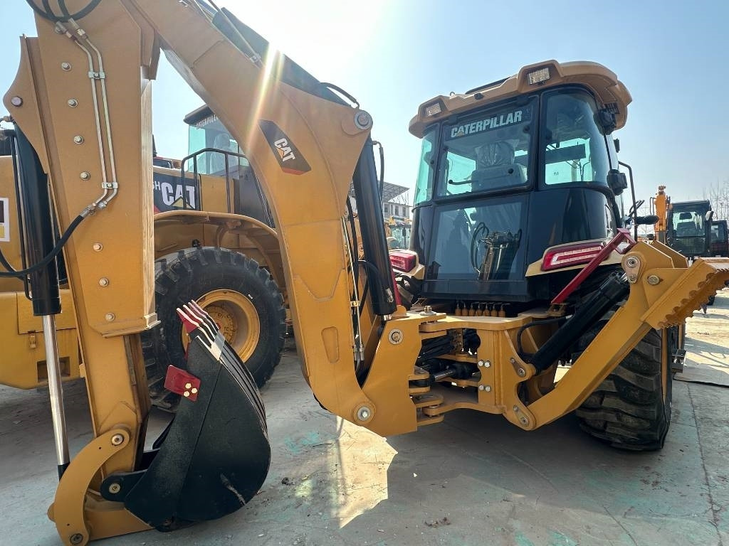 CAT 420 F - حفار متعدد الاستخدام: صور 3 CAT 420 F - حفار متعدد الاستخدام: صور 3