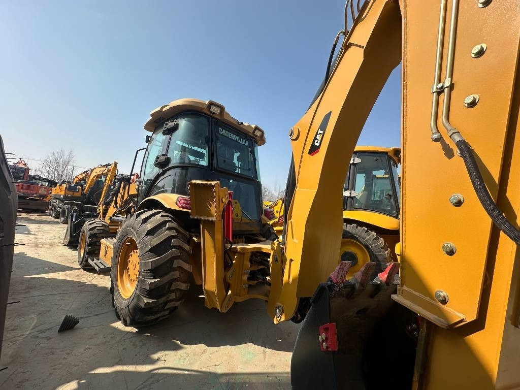 CAT 420 F - حفار متعدد الاستخدام: صور 4 CAT 420 F - حفار متعدد الاستخدام: صور 4