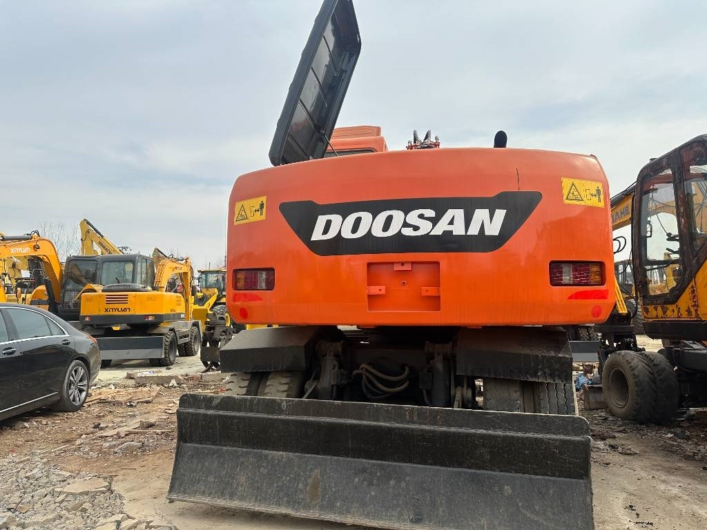 Doosan 150 W-7  - حفارة على عجلات: صور 2 Doosan 150 W-7  - حفارة على عجلات: صور 2