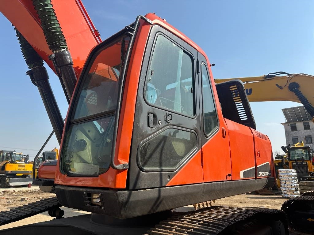 Doosan 300-7 - حفارات زحافة: صور 4 Doosan 300-7 - حفارات زحافة: صور 4